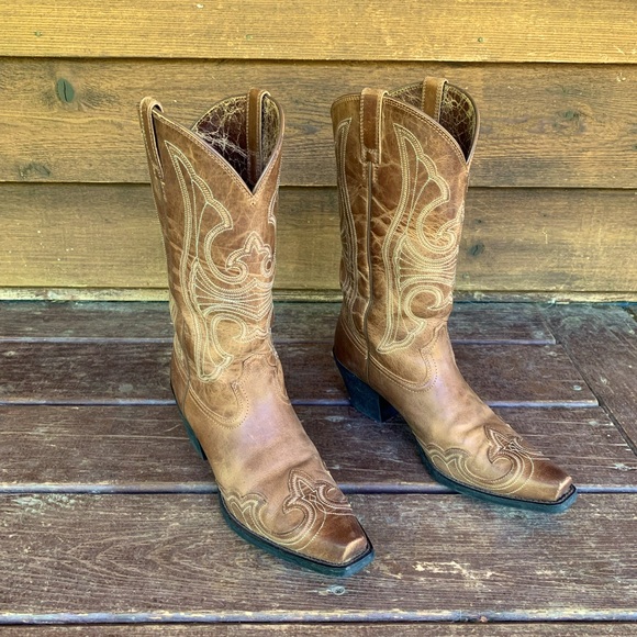 Ariat Shoes - LADIES ARIAT WESTERN BOOTS ROUND UP WINGTIP IN SANDSTORM